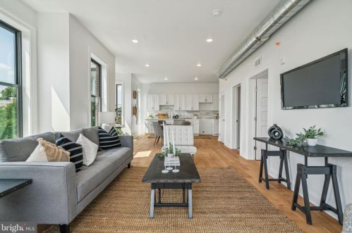 841 2nd St, Philadelphia, PA