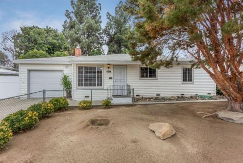 504 Keats Ave, Clovis, CA 93612-2638