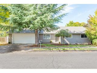 297 Palmblad Dr, Damascus, OR 97080