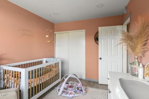 3042 Monterey St, Oxnard CA  93033-4937 exterior
