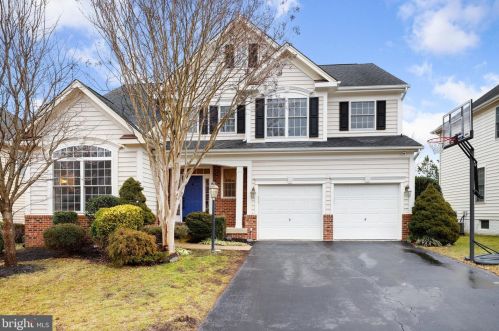 8205 Kerfoot Dr, Gainesville, VA 20155-5821