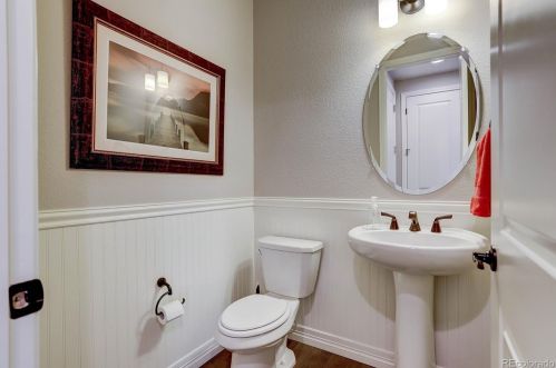 27270 Lakeview Dr, Aurora CO 80016-2514 exterior