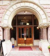 204 8th St, Cincinnati OH  45202-1919 exterior