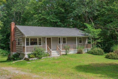 461 Westchester Rd, Colchester CT  06415-2420 exterior