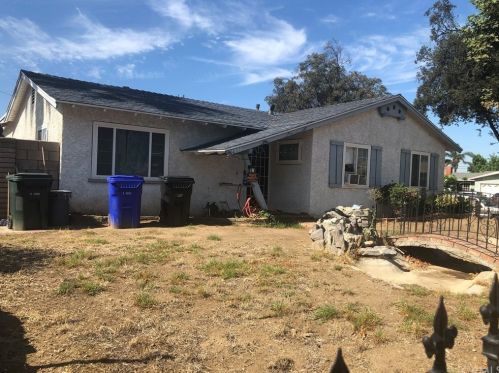 1093 Lorraine Pl, Rialto, CA 92376-5559