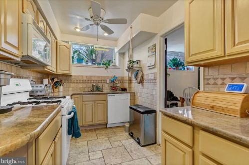 419 12 St, Philadelphia PA 19123-3733 exterior