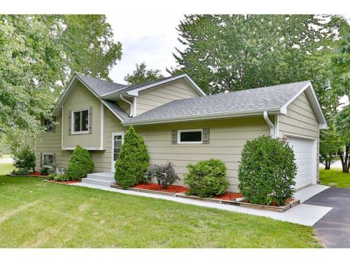 26471 Foxboro Ave, Columbus, MN 55092