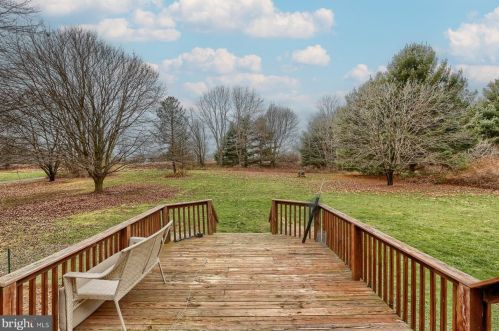 332 Bonnybrook Rd, Carlisle PA  17015-9290 exterior