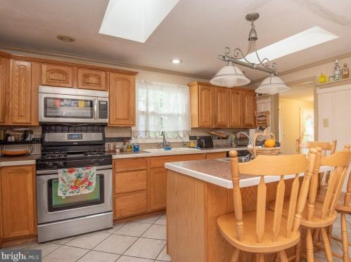 2106 Lyndell Dr, Lancaster PA  17601-5728 exterior