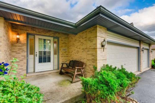 140 Erin Dr, Trout Valley, IL 60013-2191