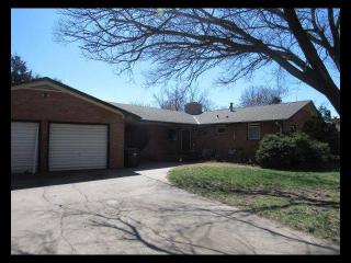 412 Park Ln, Moundridge, KS 67107-7162