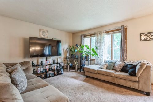 5230 Unity Ct, Minneapolis, MN 55429-3289