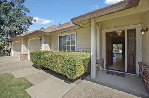 2211 Manzanita Ct, Lodi, CA 95242-4116