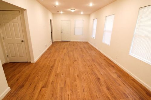 6705 Canal St, Austin TX  78741-3501 exterior