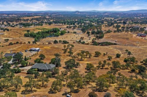 8843 Westwood Ct, Valley Springs, CA 95252-8807