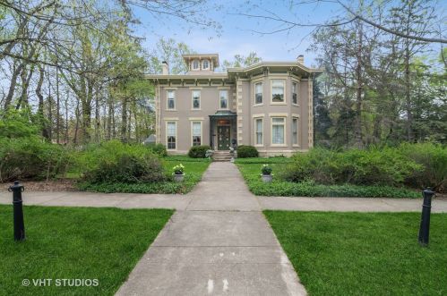 419 Union Ave, Batavia, IL 60510-2556