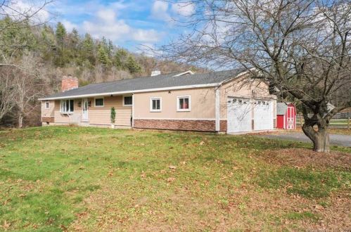 30 Notch Rd, Granby CT  06035-1514 exterior