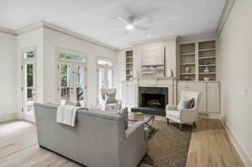 33 Habersham Cove Dr, Atlanta GA  30305-5402 exterior