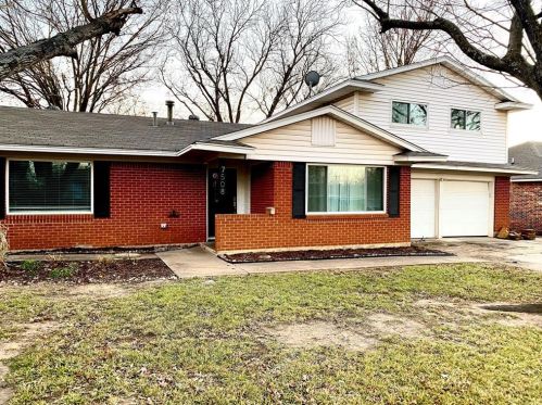 7508 College Cir, Fort Worth, TX 76180-6232