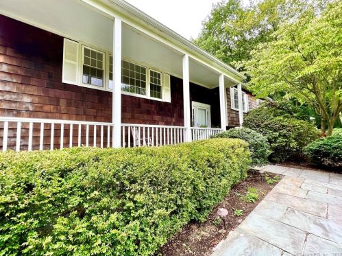 17 Turner Ln, Wilton CT  06897-2009 exterior