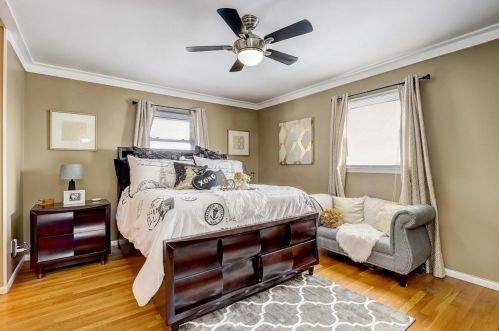 413 Indianwood Dr, Carol Stream IL  60188-1561 exterior