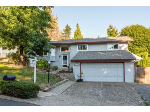 17250 New Cir, Sandy, OR 97055-7232
