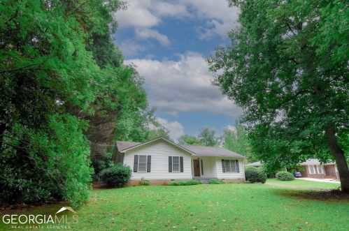 40 North Dr, Hampton, GA 30228-1829