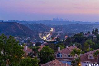 1045 Calle Contento, Glendale, CA 91208-3018