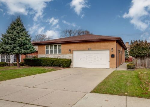 7606 Oakton St, Niles IL  60714-2808 exterior