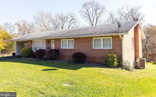 396 School St, Three Churches, WV 26757-1526