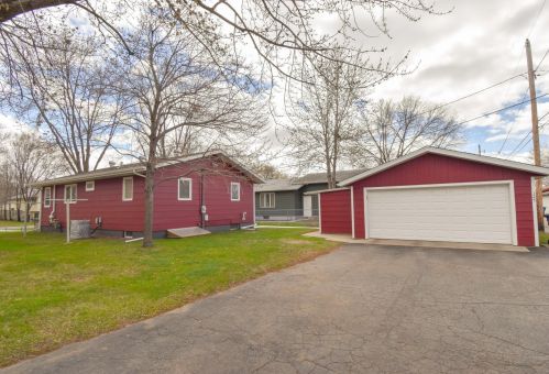 125 35th Ave, Saint Cloud, MN 56303-4039