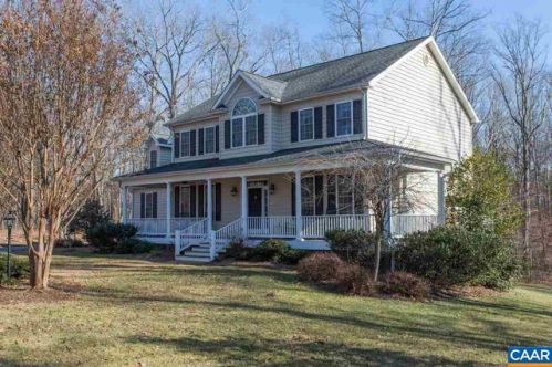 150 Chapel Ct, Bybee, VA 22963-4936