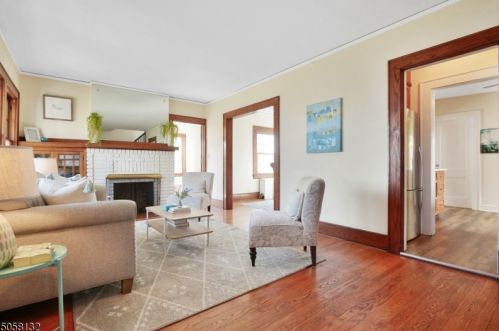 18 Helen Ave, Town Center, NJ 07052-3705