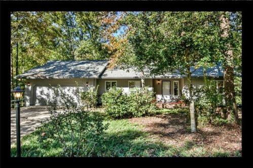 2 Buoy Ct, Salem, SC 29676-4004