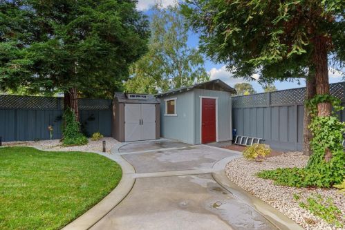 1068 Matthew Ct, Windsor CA  95492-8778 exterior