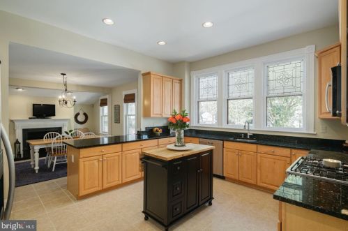 316 Washington Ave, Tavistock NJ 08033-3327 exterior