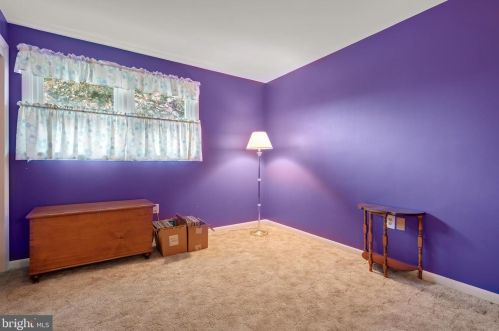 1046 Devonshire Rd, Lancaster PA  17601-1609 exterior