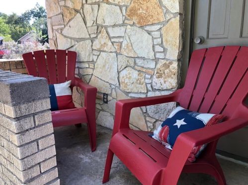 917 Briarwood Dr, Garland TX  75041-1704 exterior