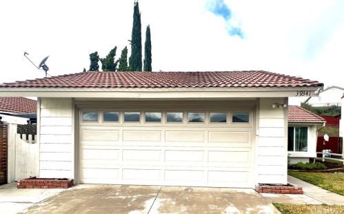 39341 Oak Cliff Dr, Temecula, CA 92591-4561