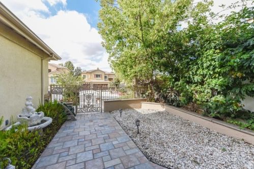 8774 Banner Rdg Dr, Anaheim CA  92808-1665 exterior