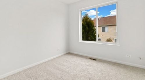 902 Galway Ln, Pingree Grove IL  60140-9174 exterior