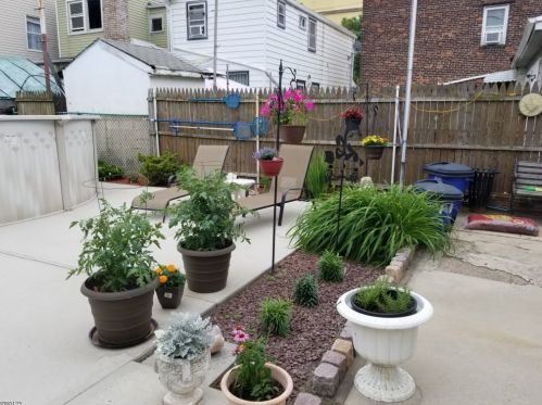 42 Pulaski St, Newark NJ  07105-2614 exterior