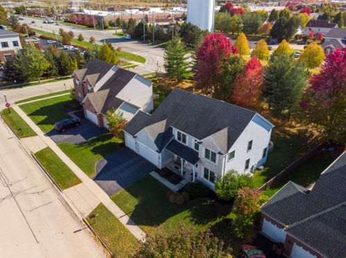 2049 Lily Pond Ln, South Elgin, IL 60177-2207