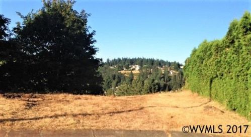 585 Edgewood Dr, Silverton, OR 97381-2278