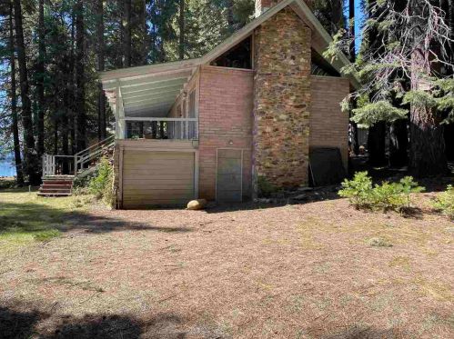 968 Peninsula Dr, Peninsula Village, CA 96137-9559