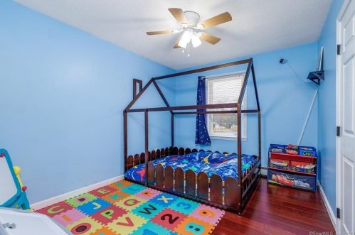 70 Pleasant View Dr, Killingly CT  06241-1213 exterior