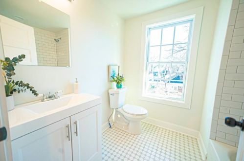 934 Burns Dr, Atlanta GA  30310-4632 exterior