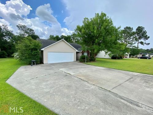 64 Edinburgh Dr, Tifton, GA 31793-8447