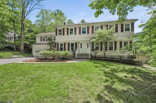 7 Rolling Ridge Rd, Dover, NJ 07869-4506