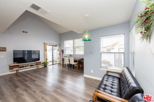 9760 Jersey Ave, Whittier, CA 90670-3160